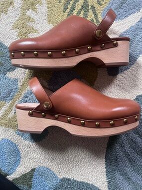 New Convertible Leather Clogs - Size 8